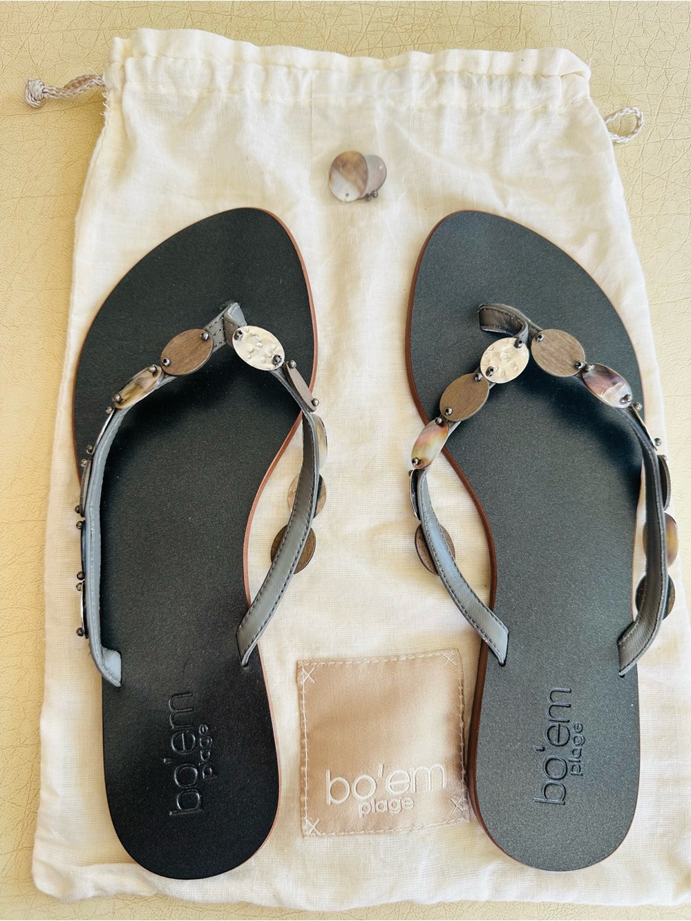 Black Decorative Thong Sandals Bo’em with mother or pearl, metal and wood decor